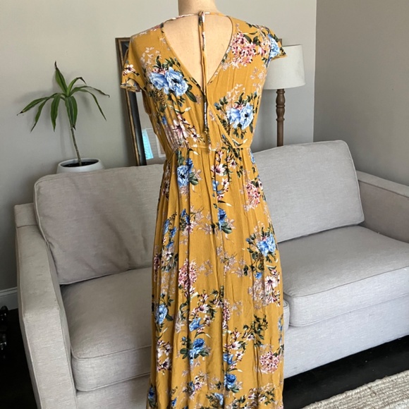 Dress - Picture 3 of 5